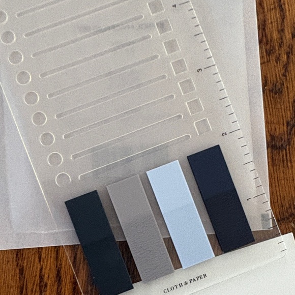 Cloth and Paper bundle - Picture 11 of 16